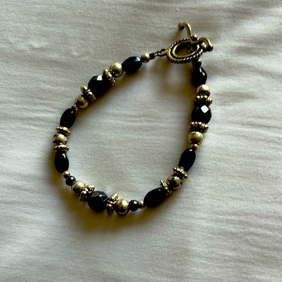 Jewelry - 5/$20🔴 Beaded bracelet Silver and Gray